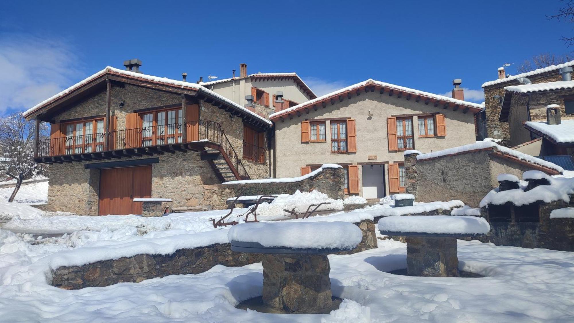 Can Tubau - Casa Rural - Apartaments Кампеляс Екстер'єр фото
