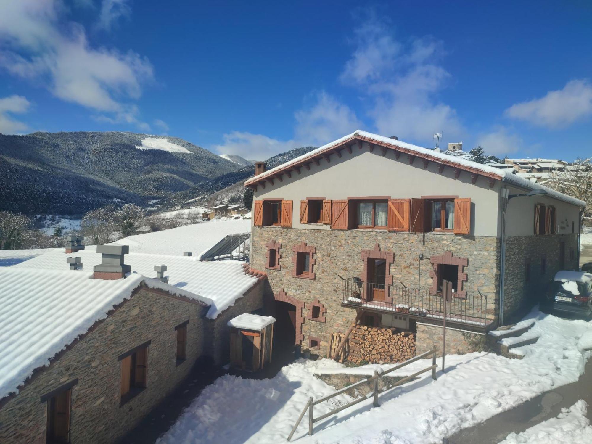 Can Tubau - Casa Rural - Apartaments Кампеляс Екстер'єр фото